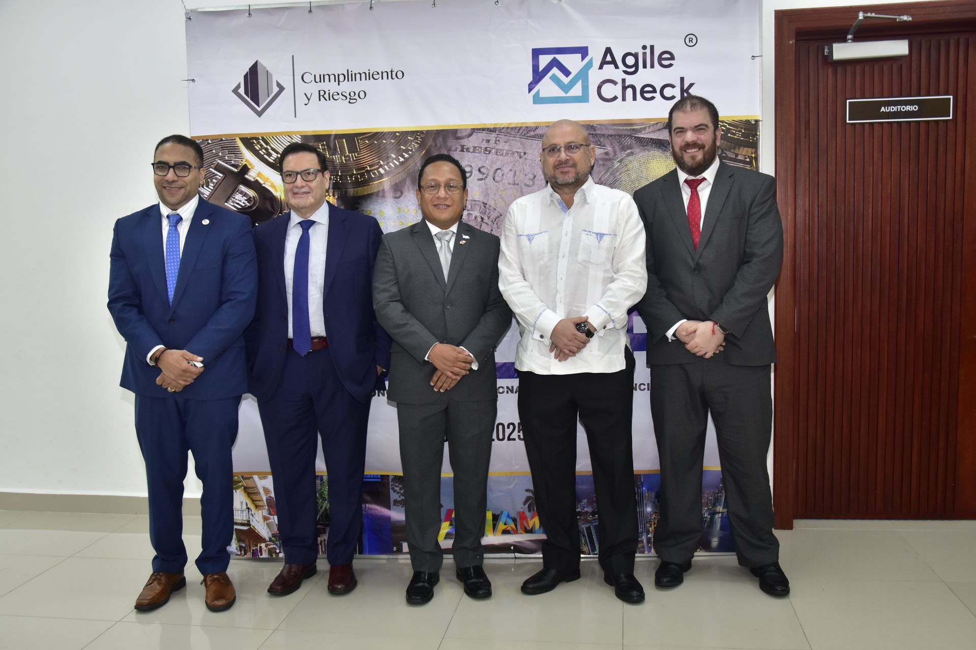 COIPLAFT Panamá: Automatización de la Matriz de Riesgo en Blanqueo de Capitales.